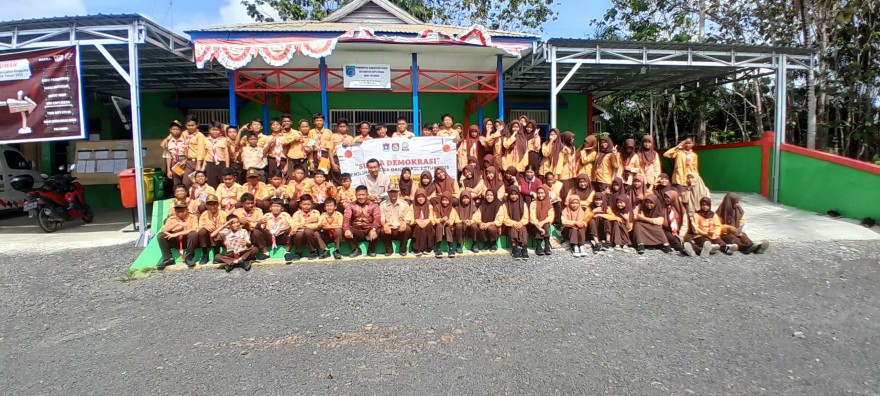 SMP N 02 Batu Engau Melakukan Kunjungan Dalam Rangka Kegiatan P5 di Kantor Desa Petangis